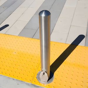 Removable Stainless Steel Bollard with Padlock for Pedestrian Area Traffic Safety Security Urban with Easy Installation Reflective Stripes Custom Size